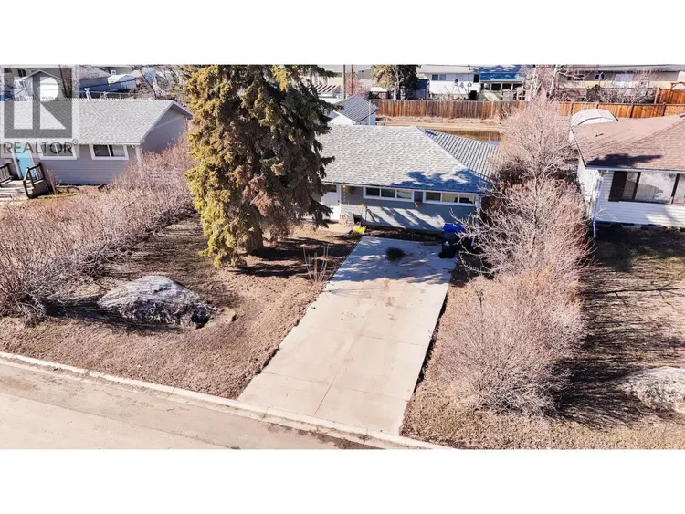 Photo 3 of 26 at 9708 104 Avenue