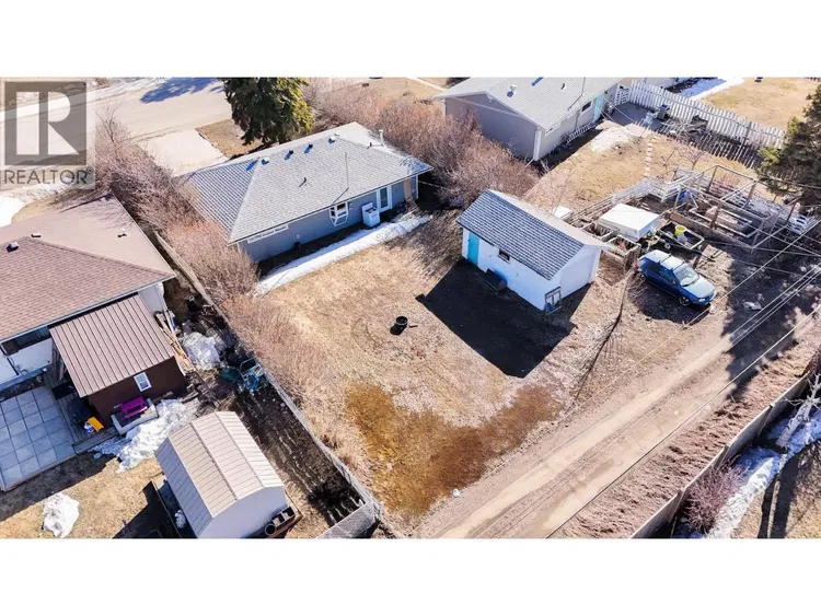 Photo 4 of 26 at 9708 104 Avenue