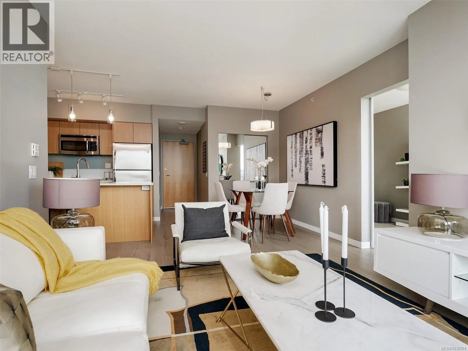 Photo 2 of 25 at #708 – 834 Johnson Street