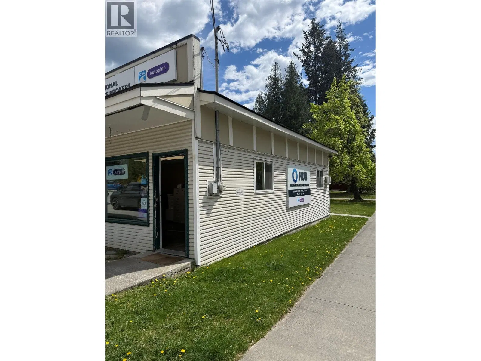 Photo 2 of 25 at 401 6th Avenue