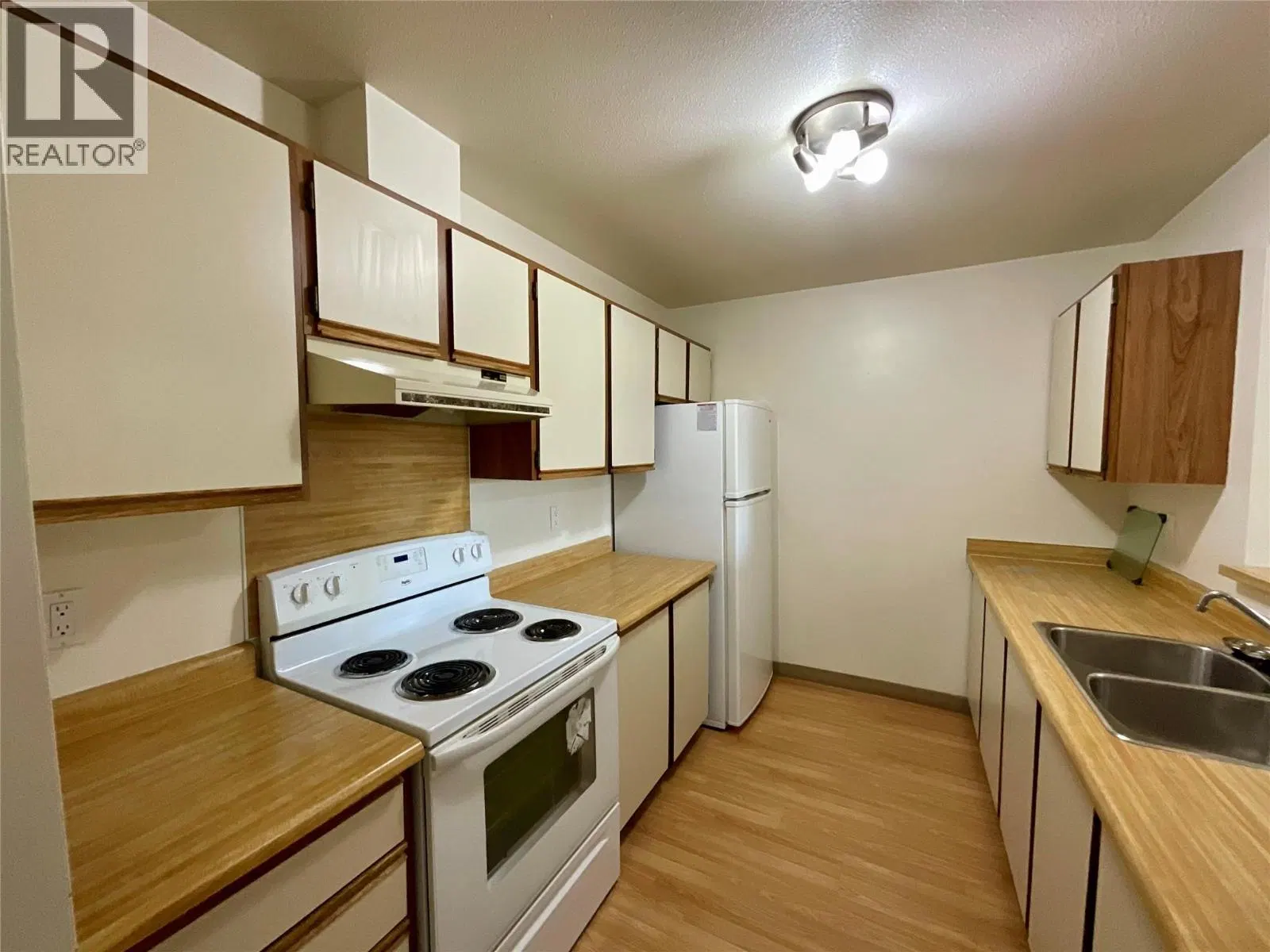 Photo 2 of 18 at #312 – 108 Spruce Avenue
