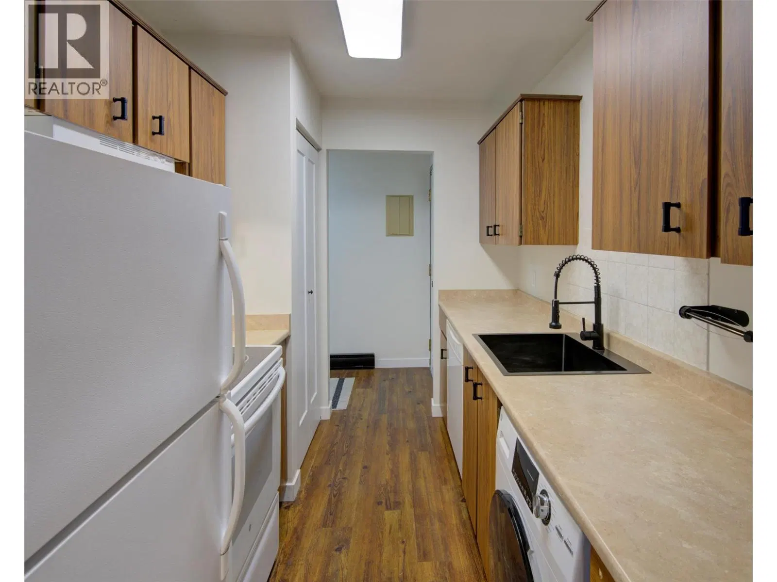 Photo 4 of 25 at #108 – 3704 27 Avenue
