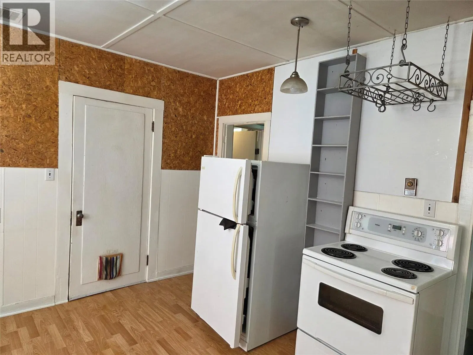 Photo 5 of 36 at 840 Cawston Avenue