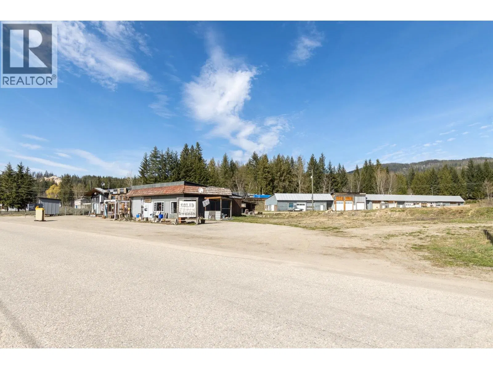 Photo 3 of 11 at 5755 Mellor Frontage Road