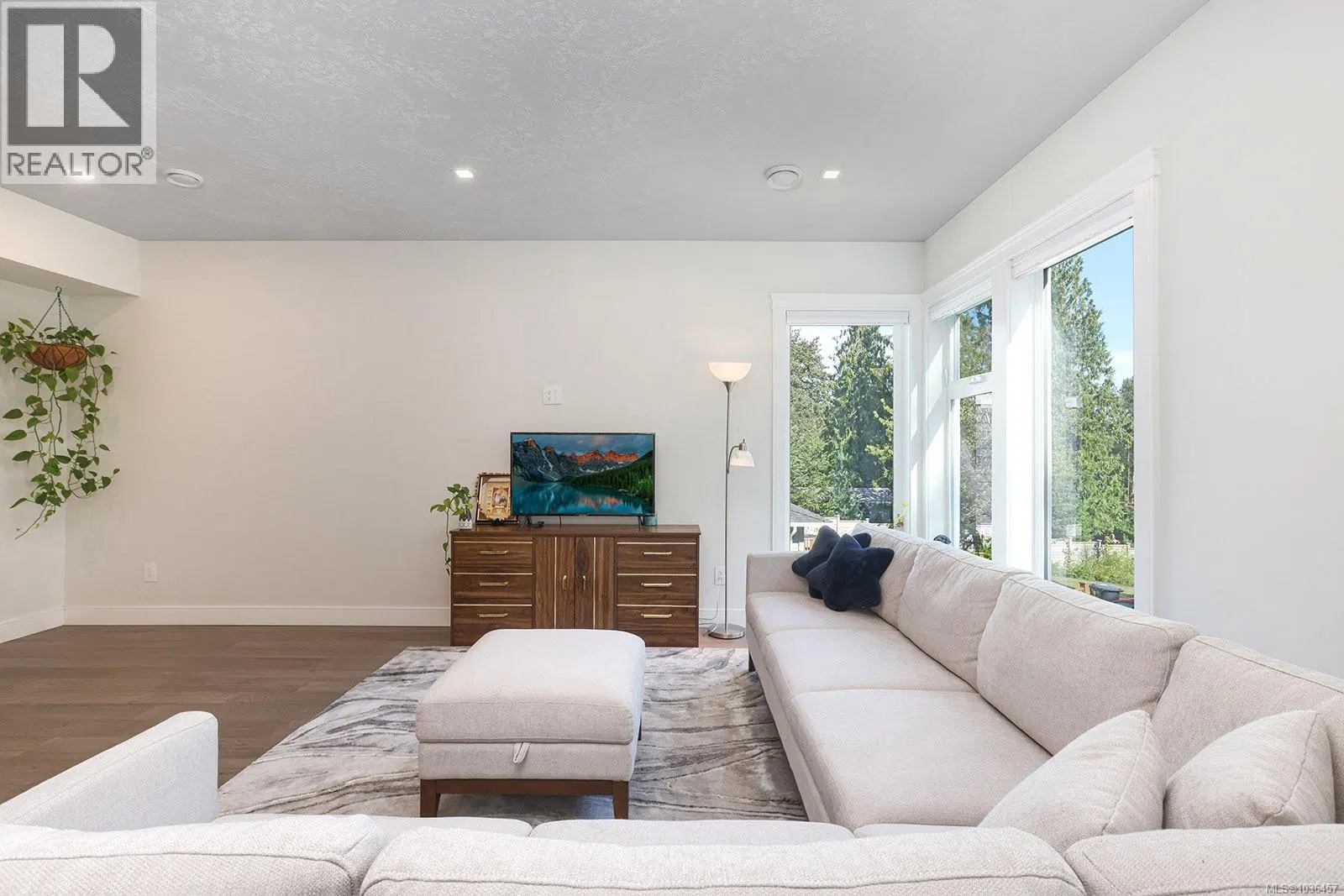 Photo 4 of 30 at #2B – 2800 Arden Road