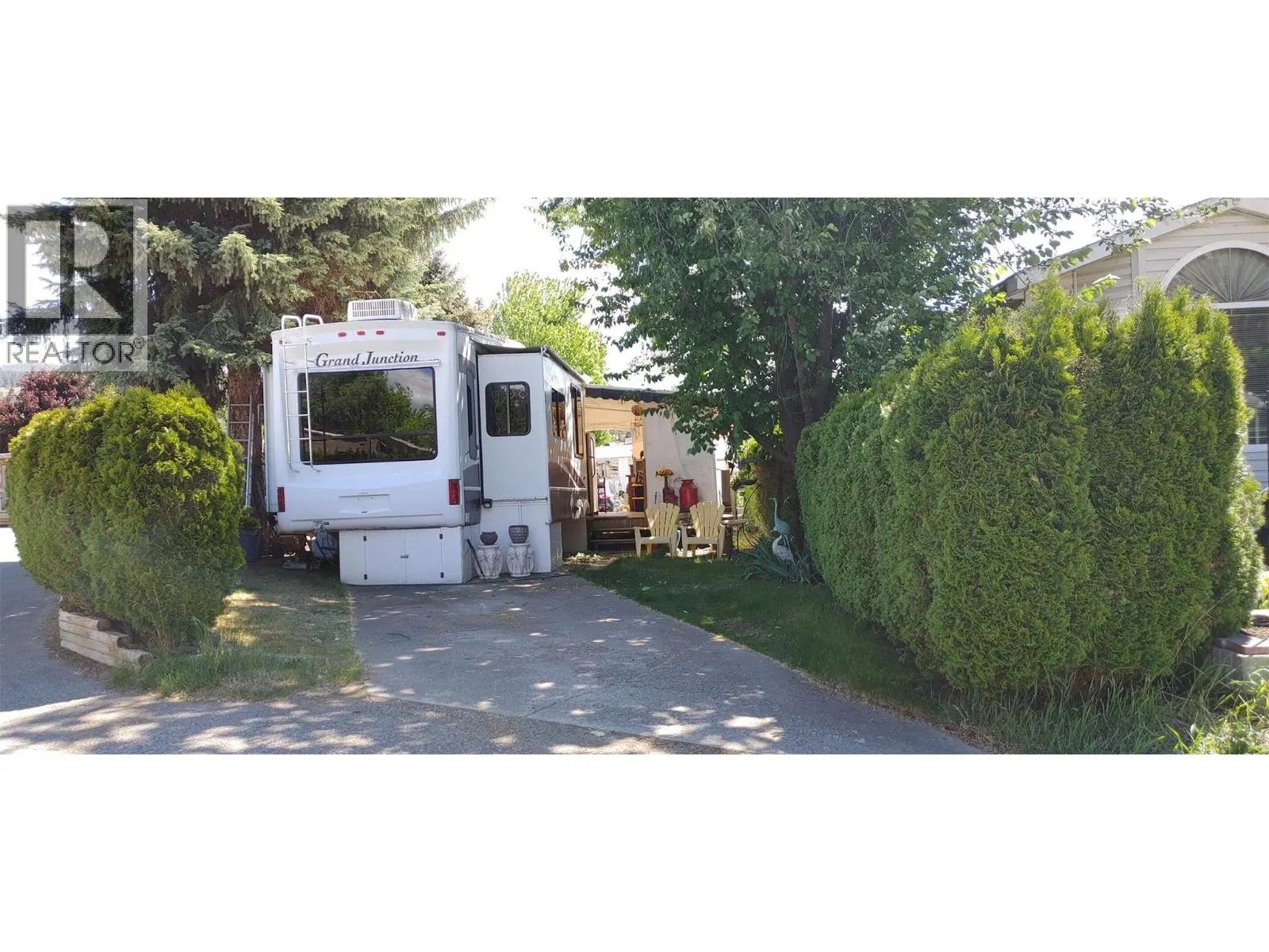 Photo 4 of 19 at #219 – 415 Commonwealth Road
