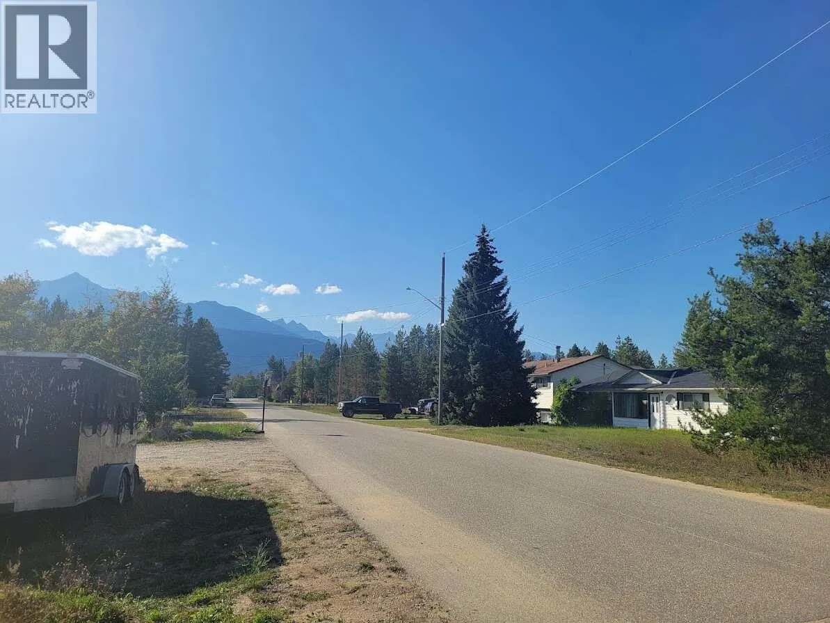 Photo 4 of 8 at 1123 14TH Avenue