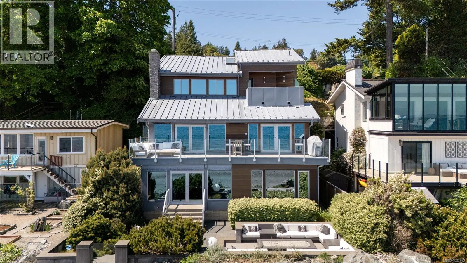 Photo 2 of 71 at 5039 Cordova Bay Road