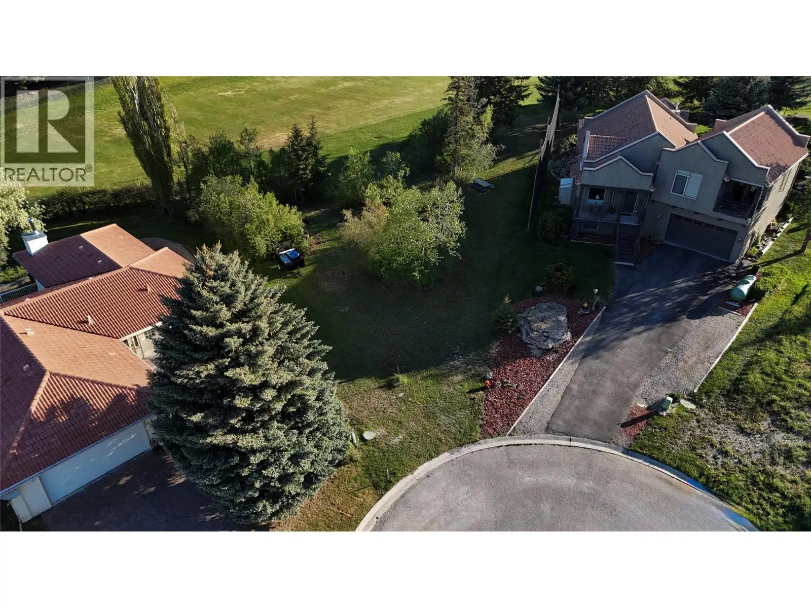 5113 Riverview Close