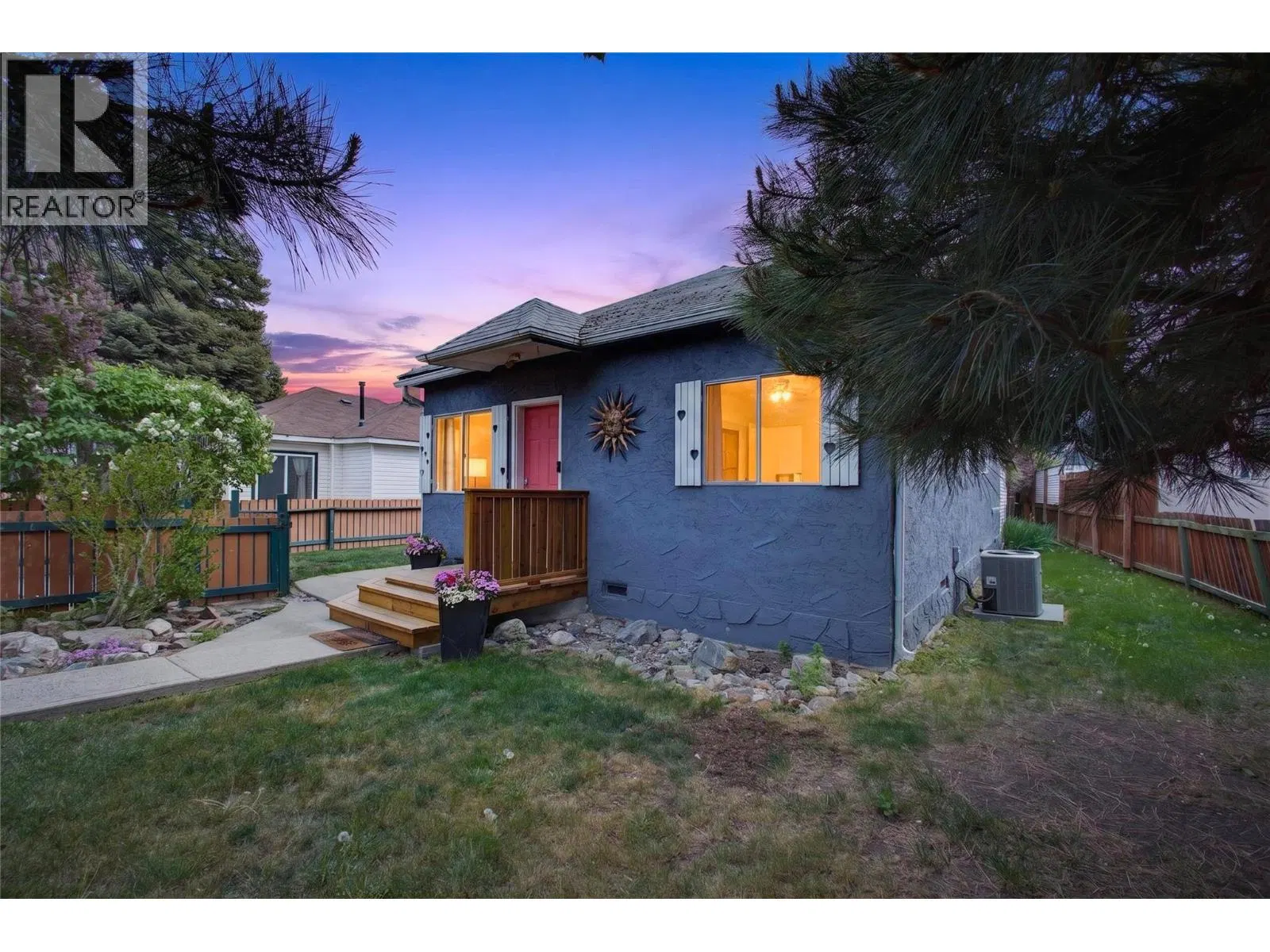 Photo 2 of 29 at 974 Creston Avenue
