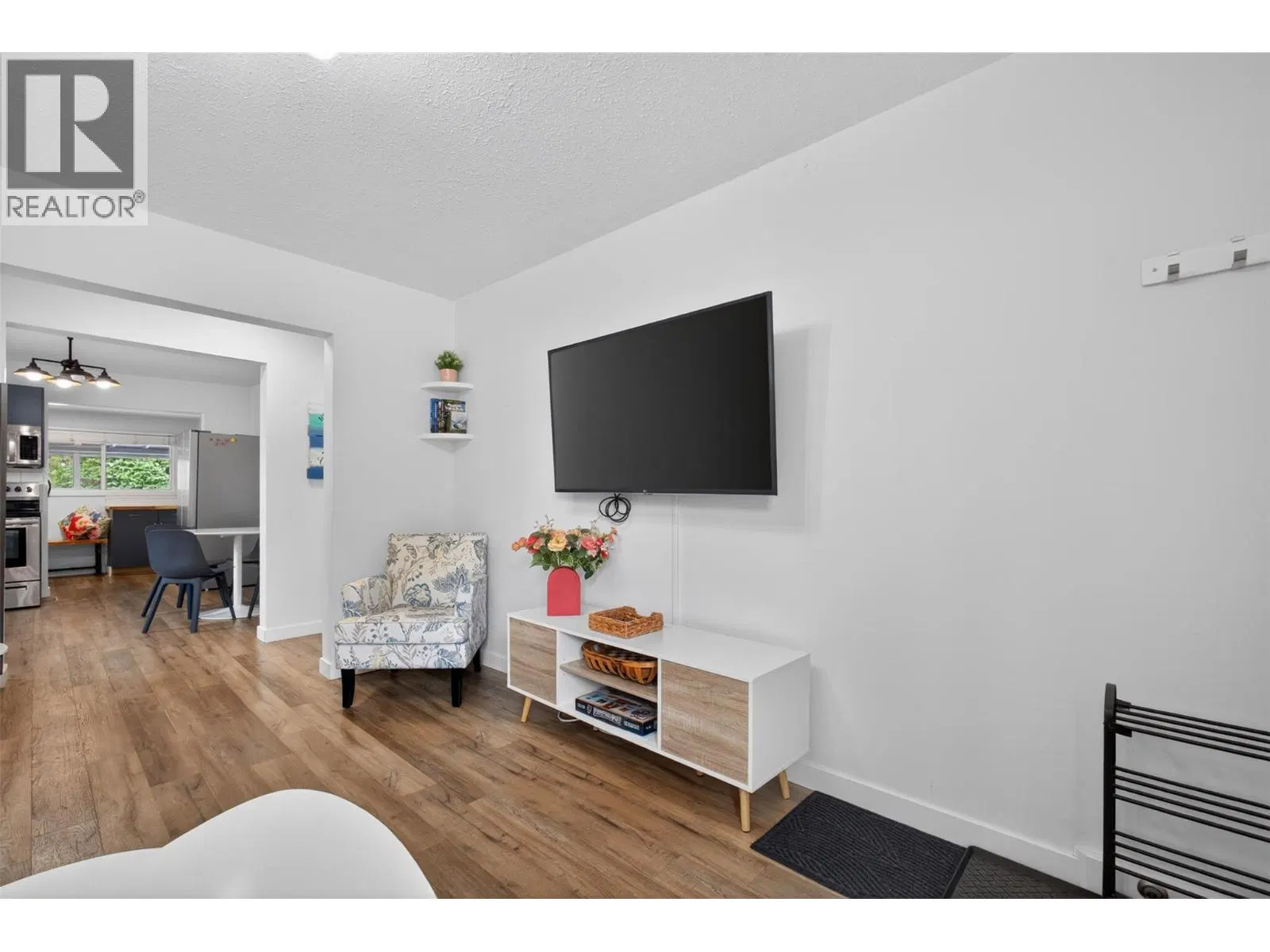 Photo 5 of 29 at 974 Creston Avenue