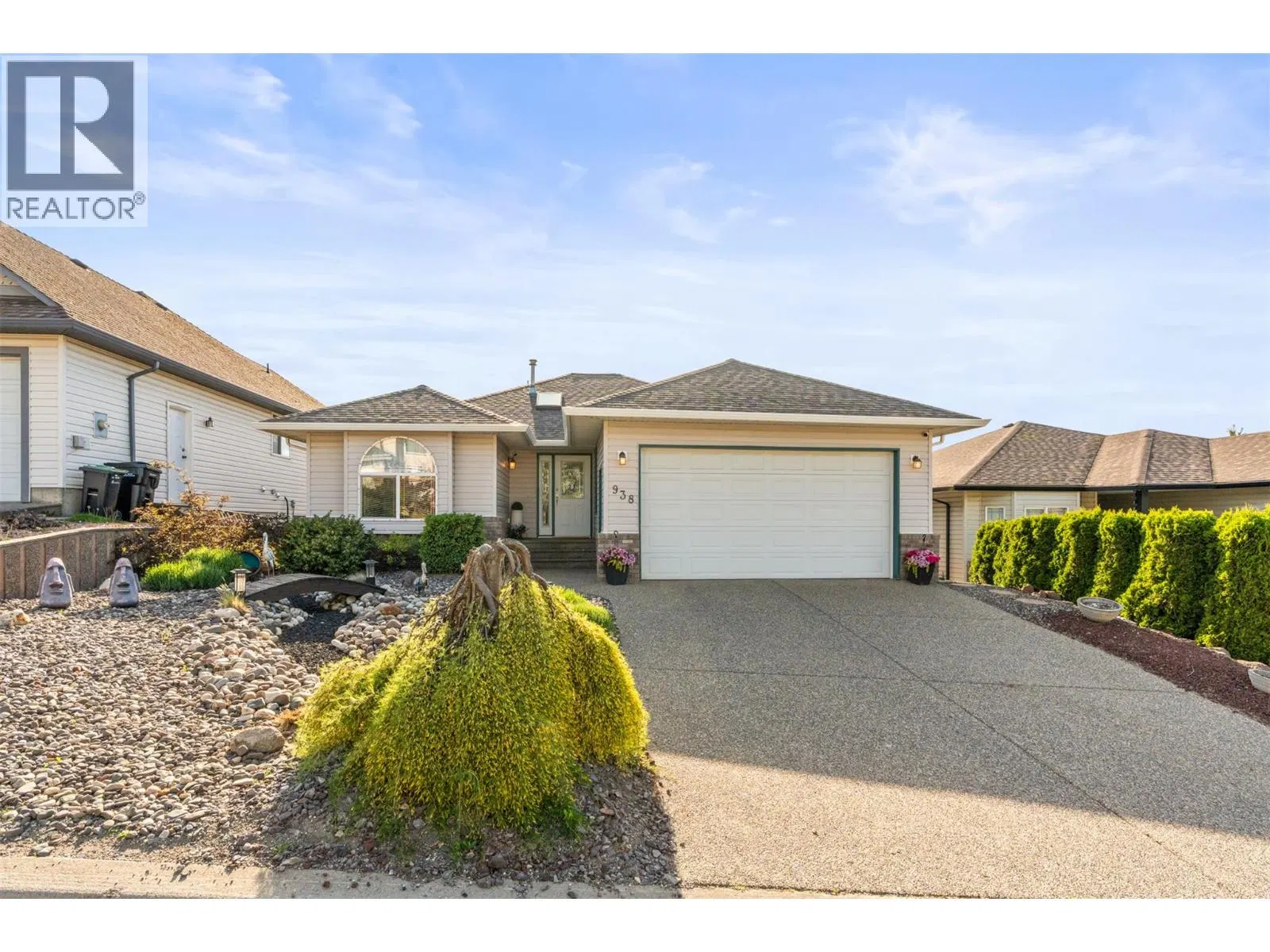 Photo 2 of 40 at 938 Mt Bulman Drive