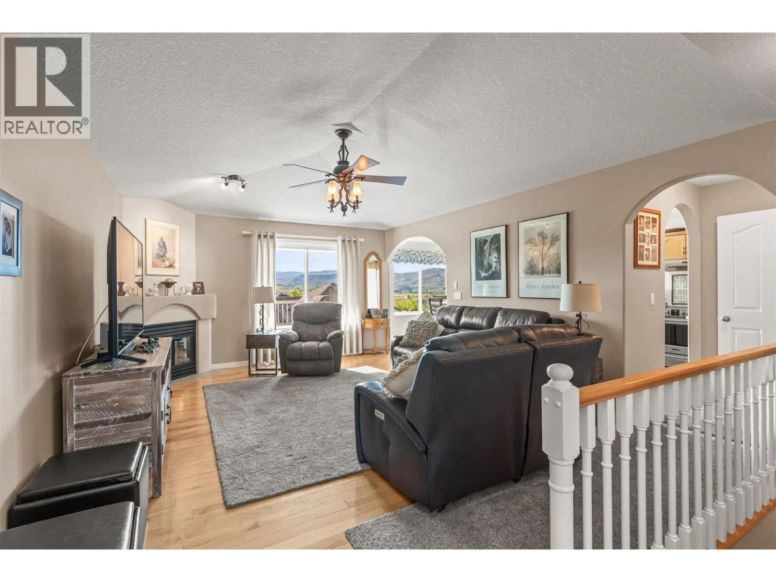 Photo 4 of 40 at 938 Mt Bulman Drive