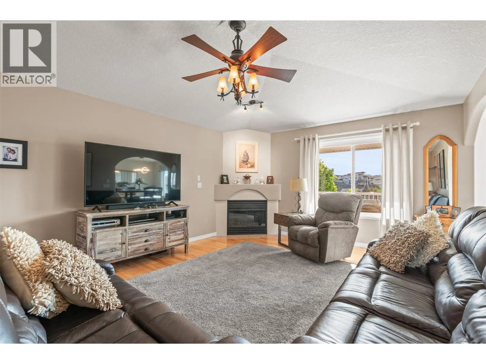 Photo 5 of 40 at 938 Mt Bulman Drive