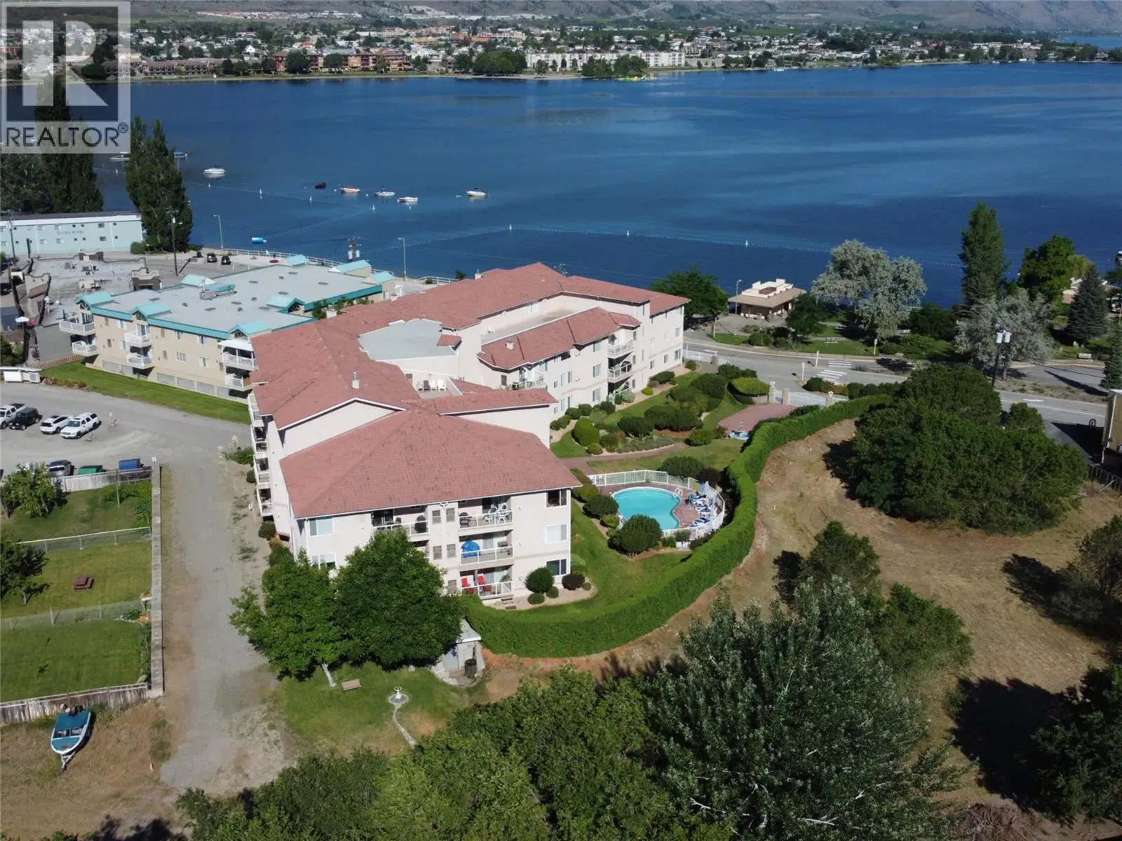#201 – 6805 COTTONWOOD Drive