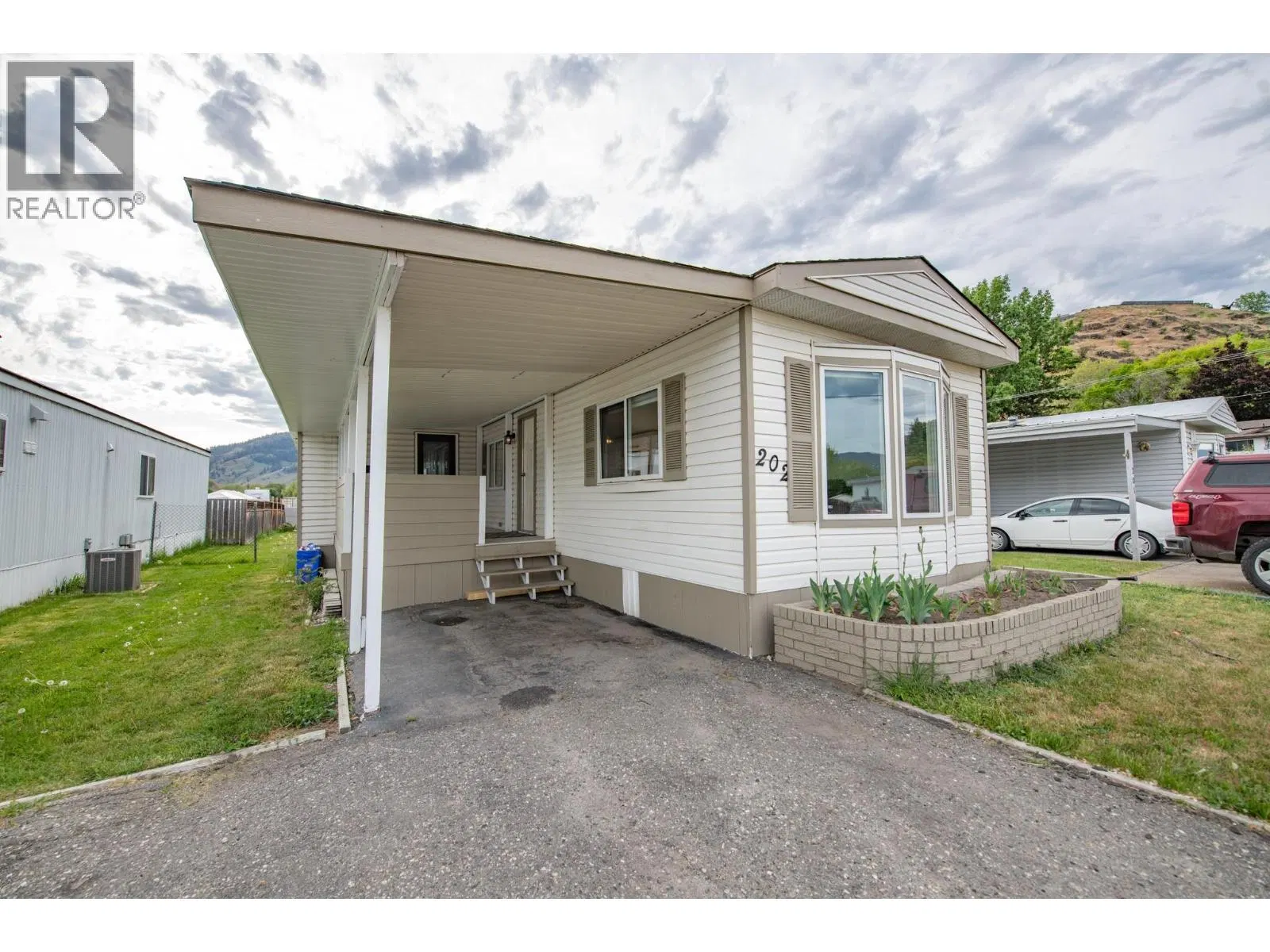Photo 3 of 38 at #202 – 6710 Tronson Road