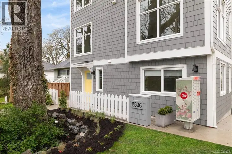 #8 – 2536 Shelbourne Street