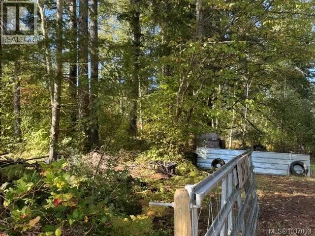 Photo 2 of 8 at 3476 MacAulay Road