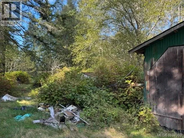 Photo 3 of 8 at 3476 MacAulay Road