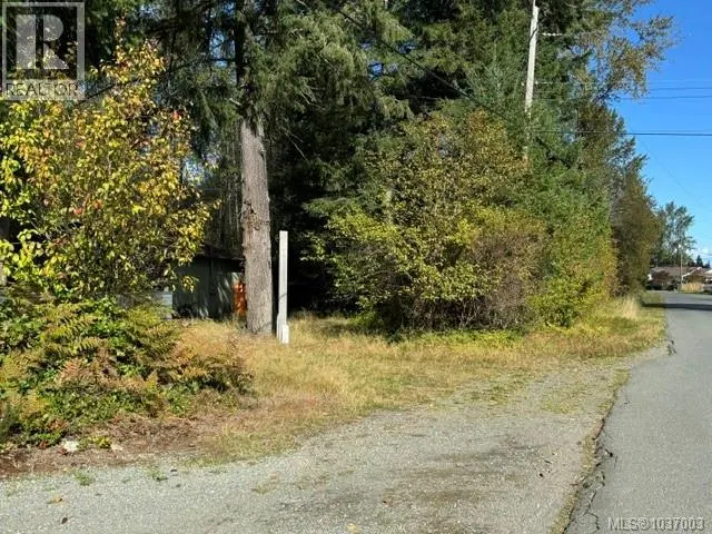 Photo 5 of 8 at 3476 MacAulay Road