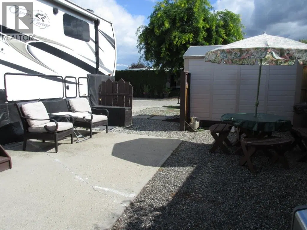 Photo 5 of 18 at #47 – 415 Commonwealth Road