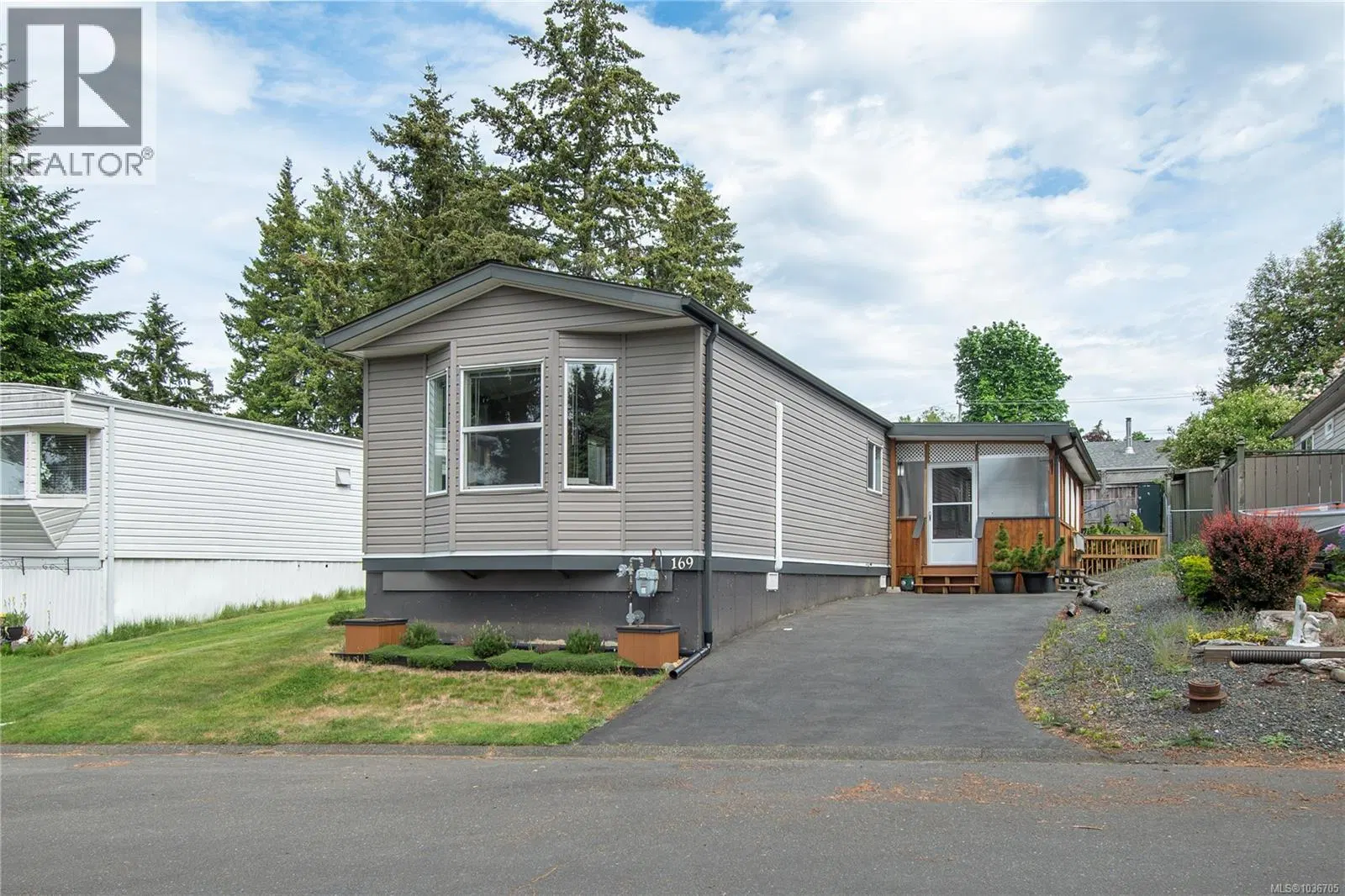 Photo 1 of 34 at #169 – 1160 Shellbourne Boulevard