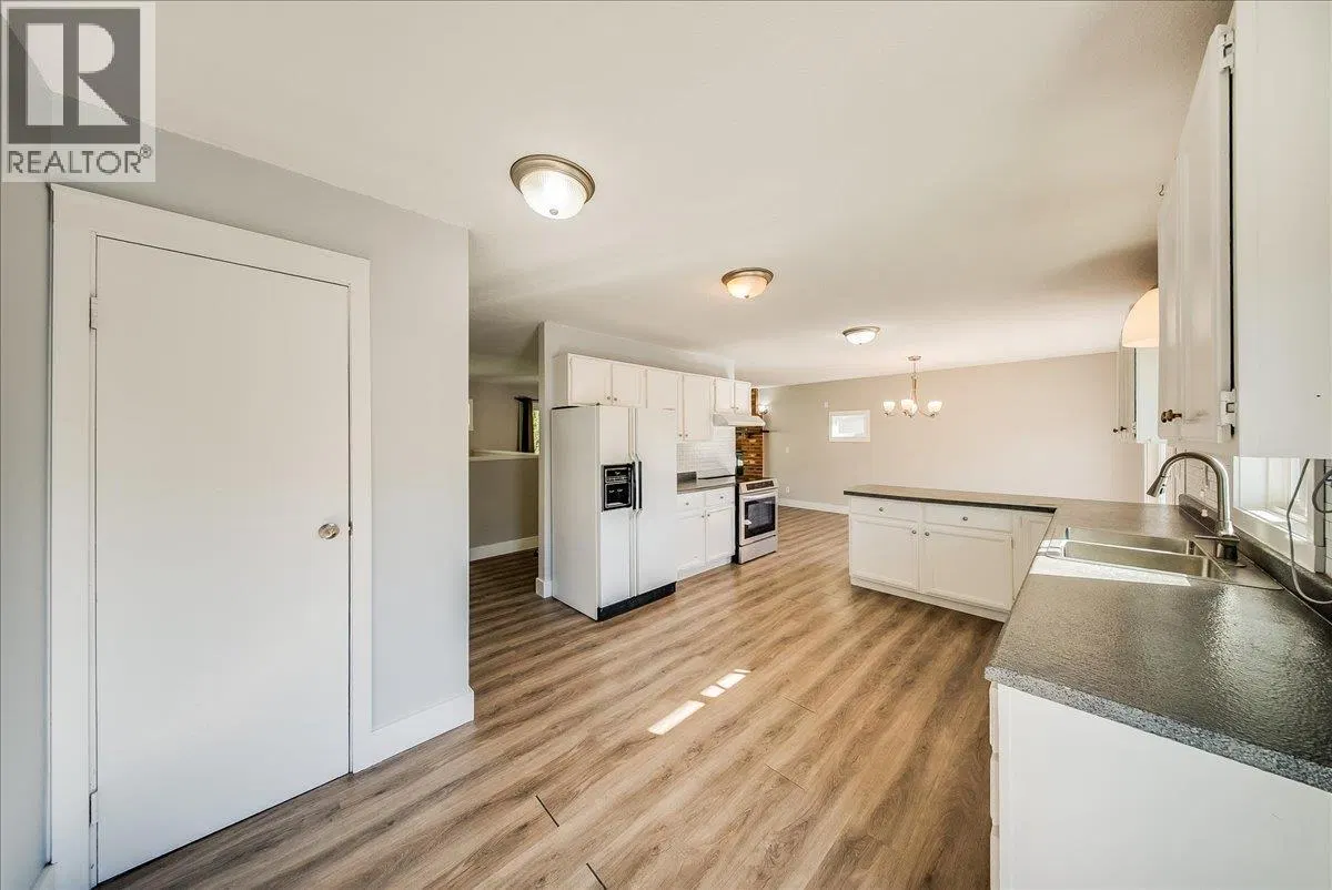 Photo 3 of 63 at 909 7TH Street
