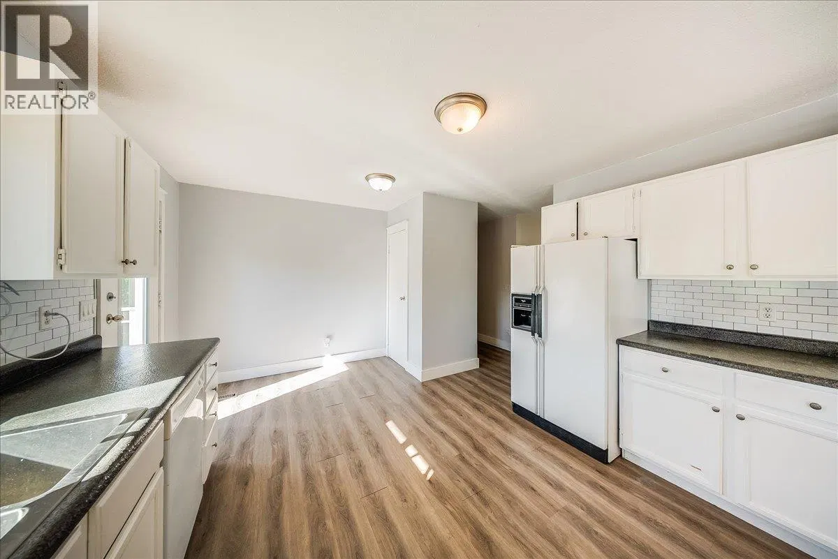 Photo 5 of 63 at 909 7TH Street