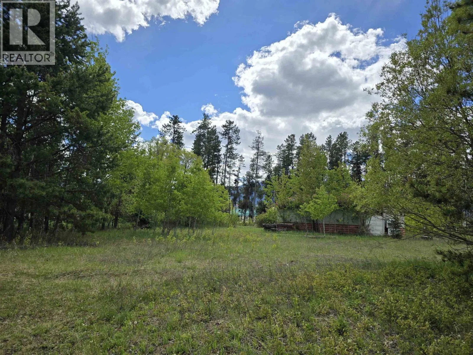 Photo 2 of 8 at 1400 5TH Avenue