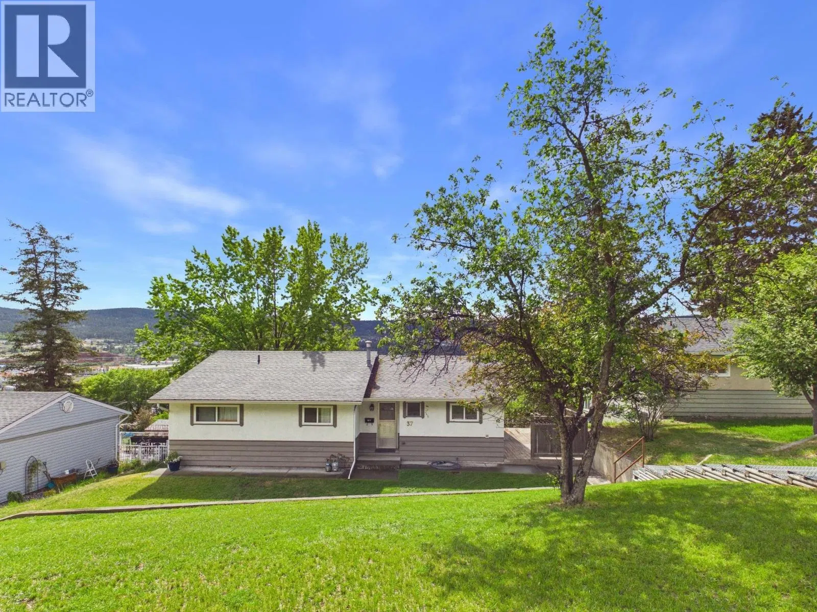 Photo 1 of 25 at 37 WINDMILL Crescent