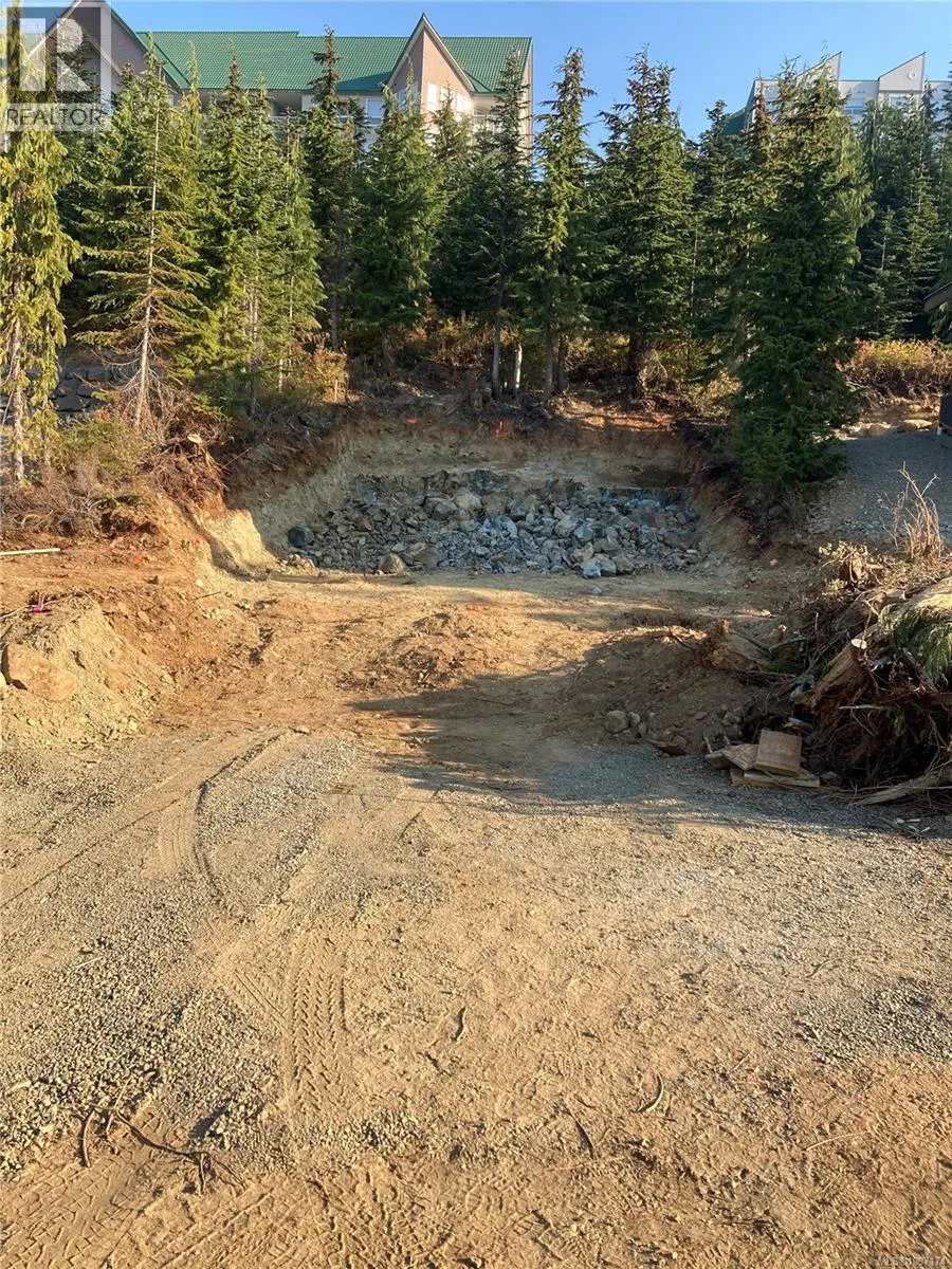 Photo 1 of 15 at 960 Cruikshank Ridge
