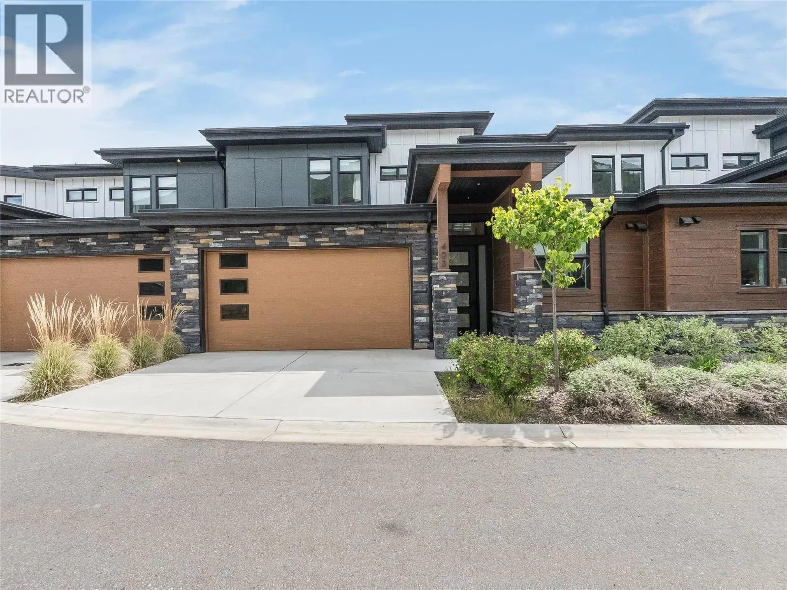 Photo 1 of 47 at #403 – 910 Lakeside Drive