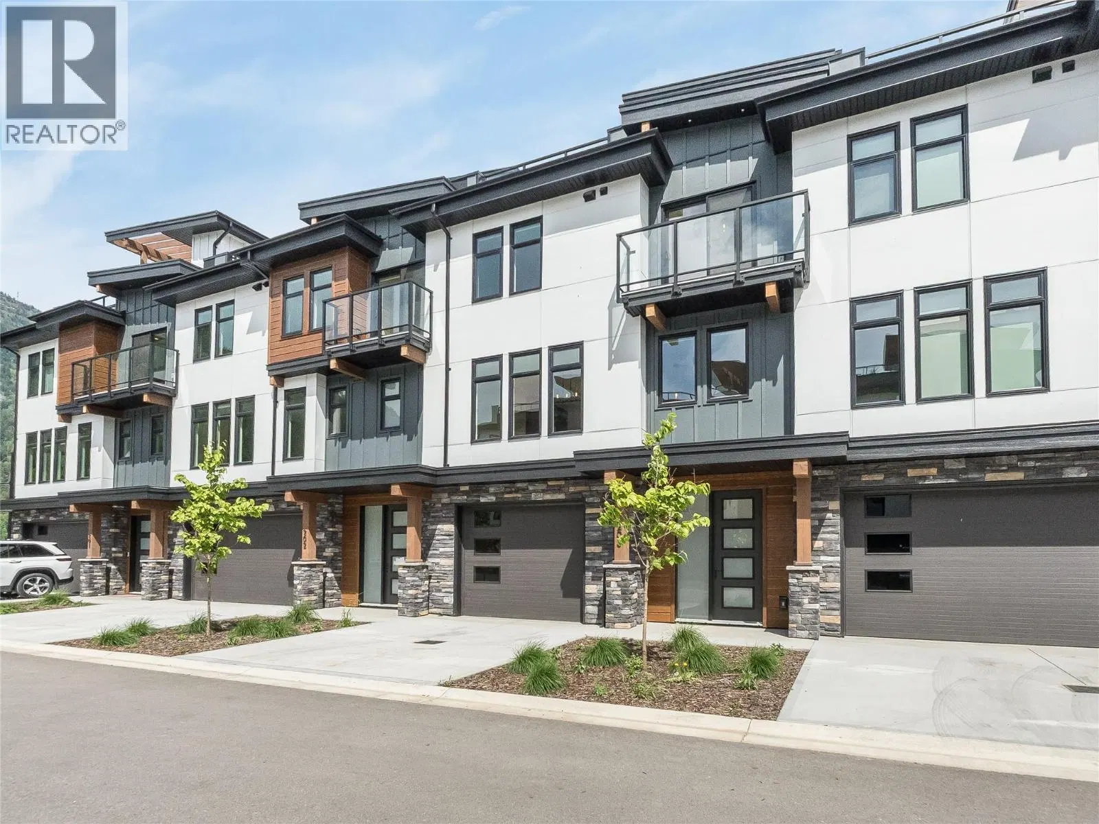 Photo 1 of 61 at #203 – 910 Lakeside Drive