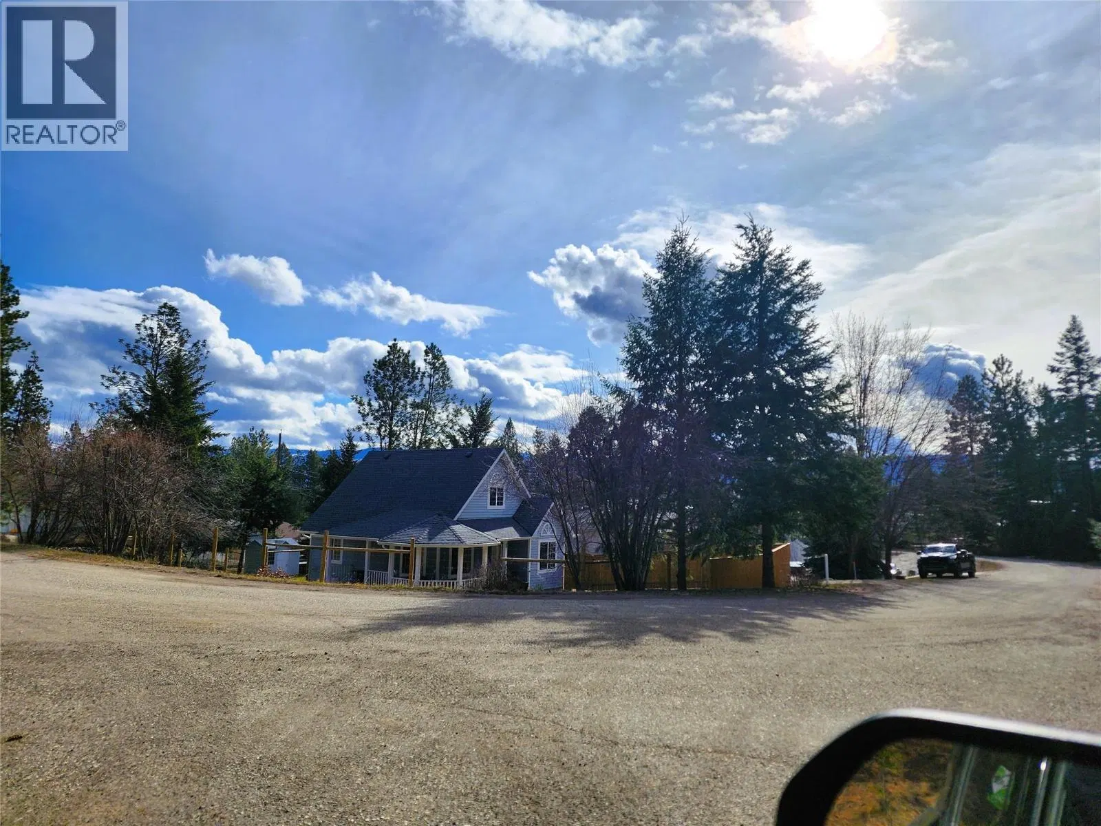 Photo 4 of 5 at 10742 Pinecrest Road
