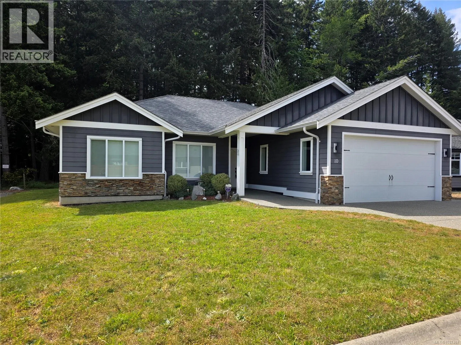 Photo 1 of 20 at #10 – 5450 Tomswood Road