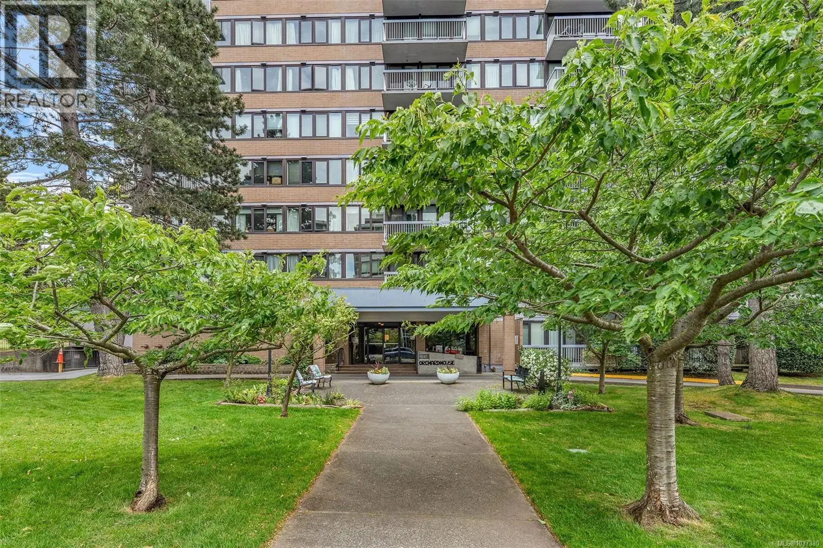 #907 – 647 Michigan Street