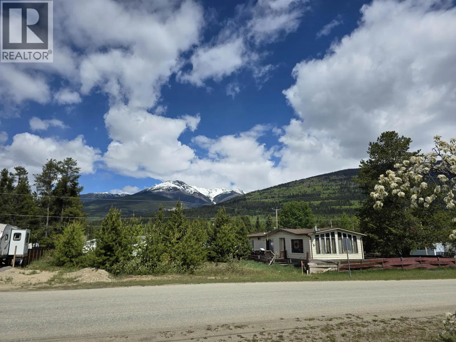 Photo 2 of 5 at 1025 9TH Avenue