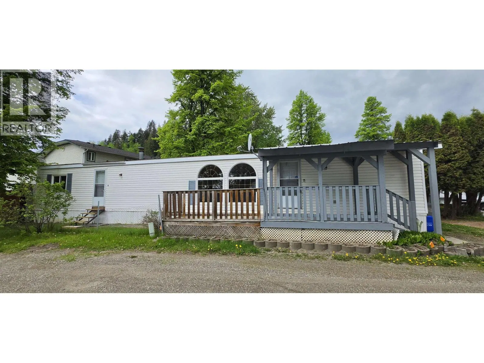 Photo 4 of 16 at #38 – 654 NORTH FRASER Drive