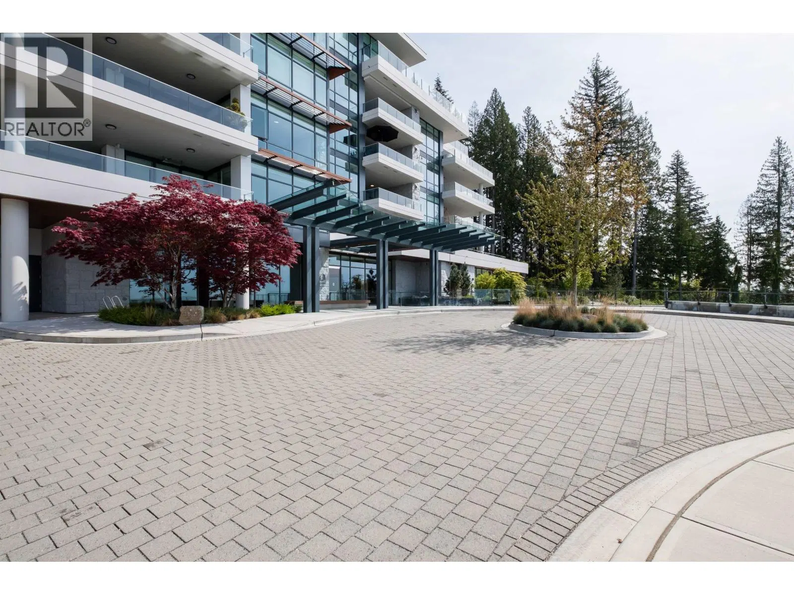 Photo 3 of 40 at #302 – 2958 BURFIELD Place