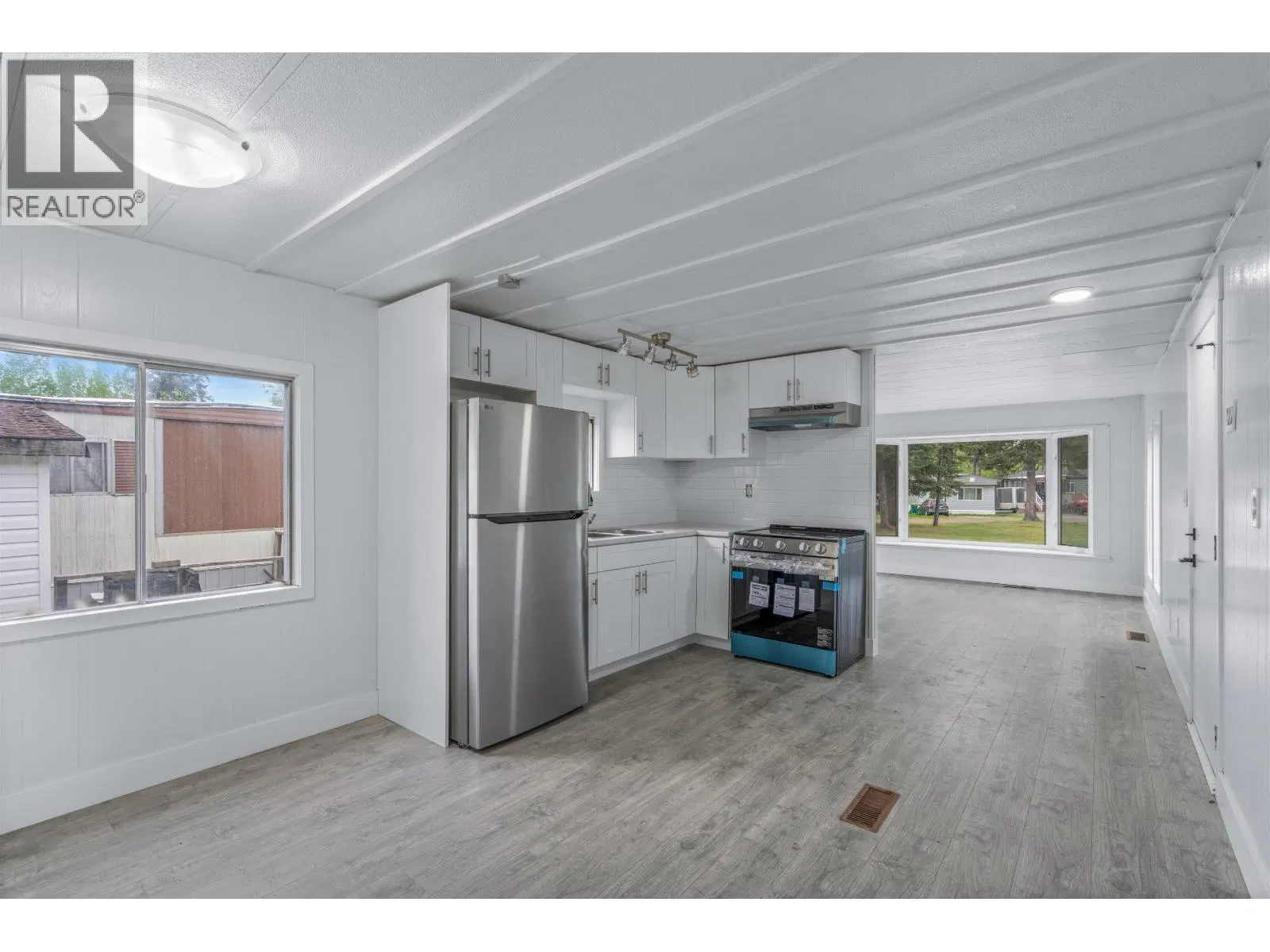 Photo 3 of 21 at #7 – 8474 BUNCE Road