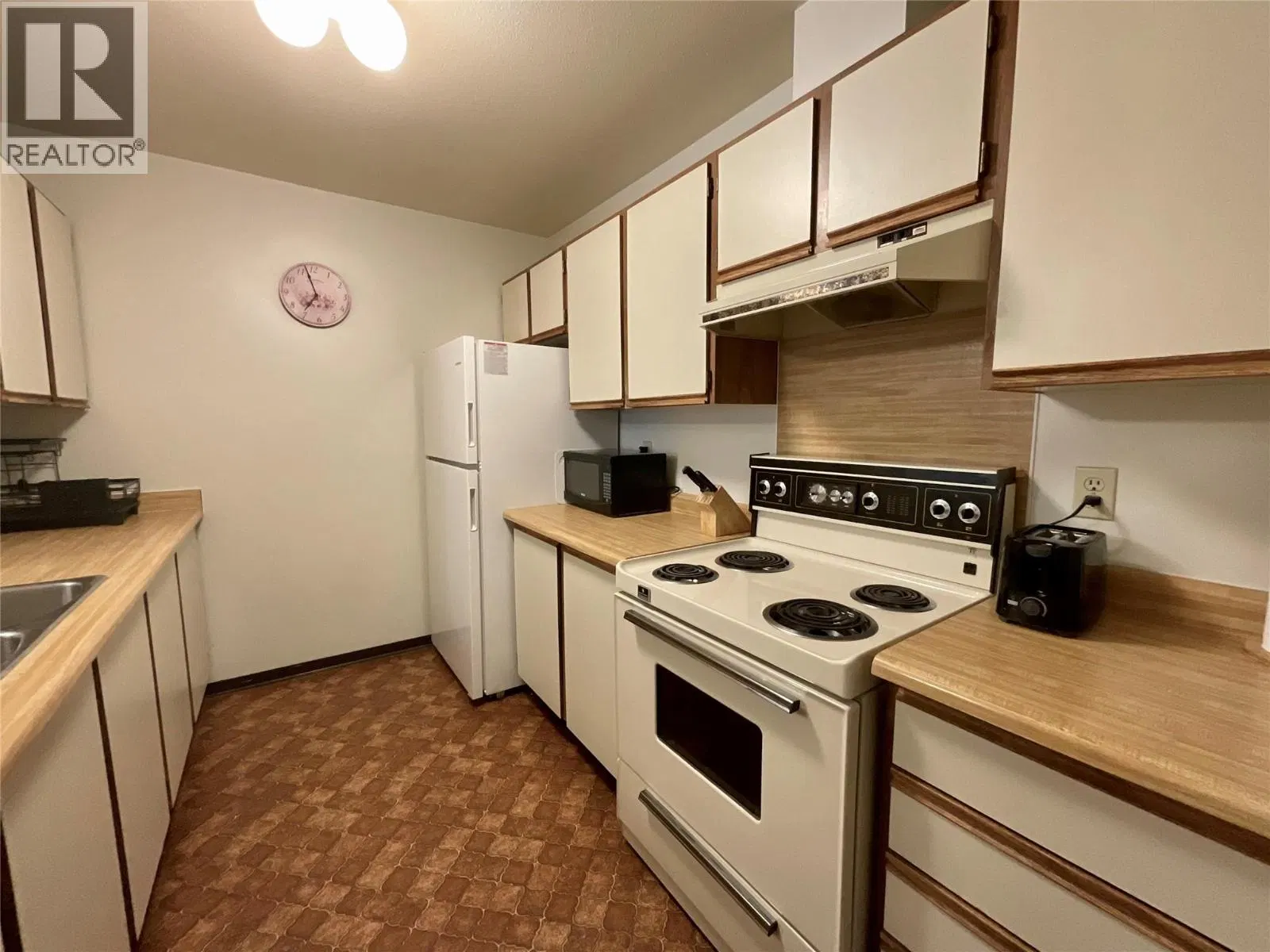 Photo 3 of 15 at #315 – 108 Spruce Avenue