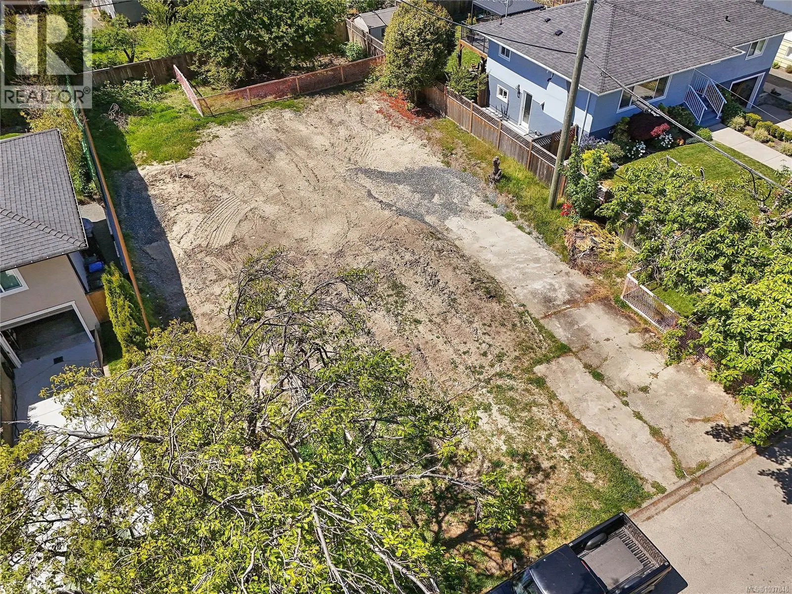 Photo 5 of 29 at 2936 Queenston Street