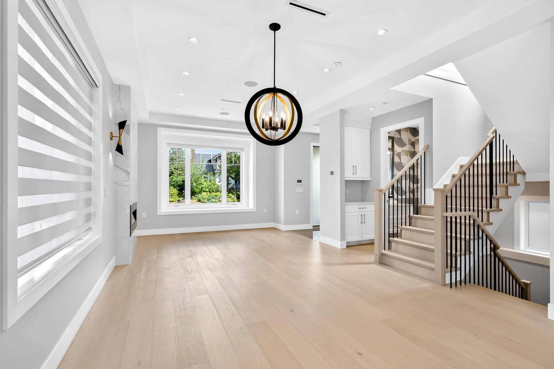 Photo 4 of 16 at 3964 W 21st Avenue