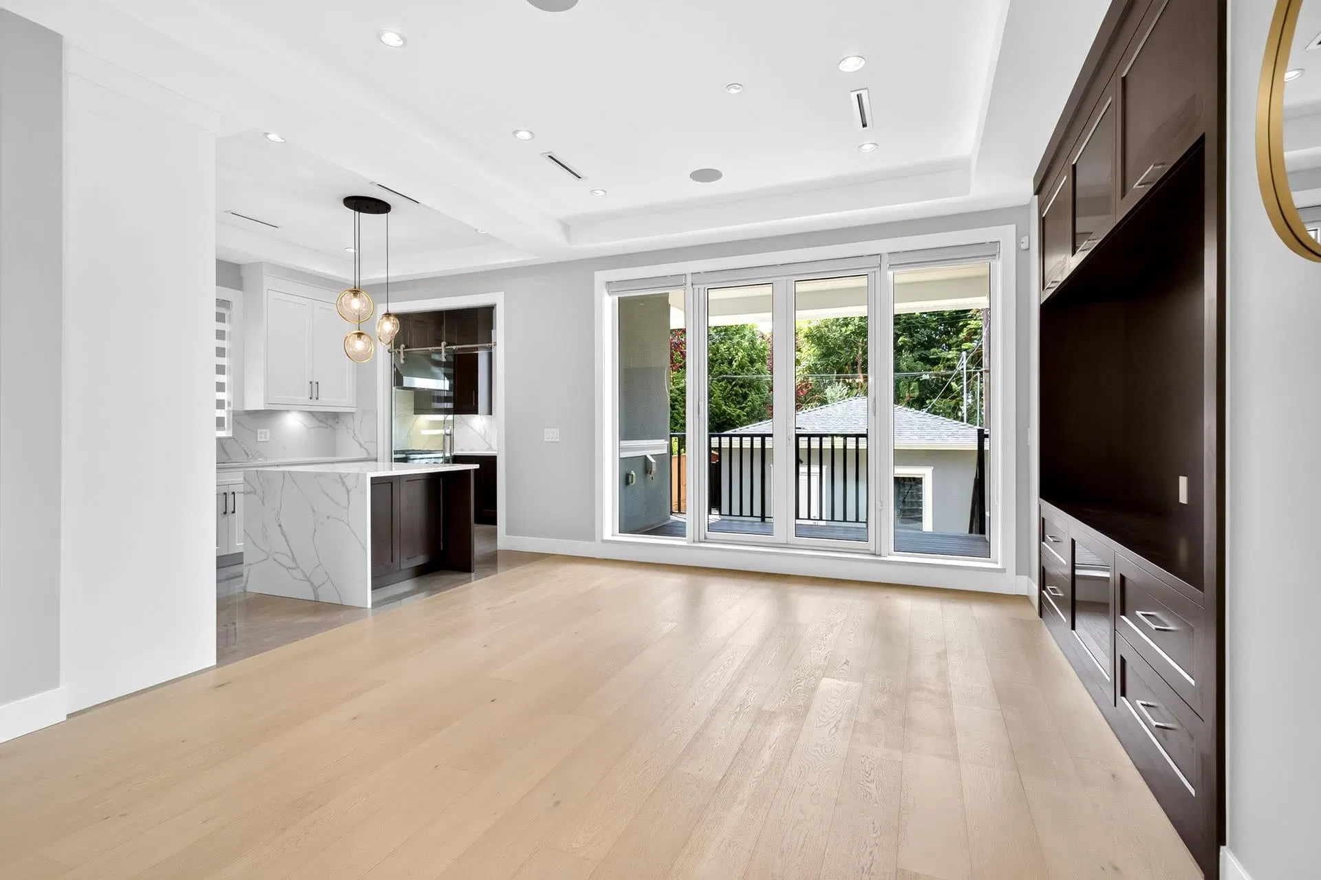 Photo 5 of 16 at 3964 W 21st Avenue