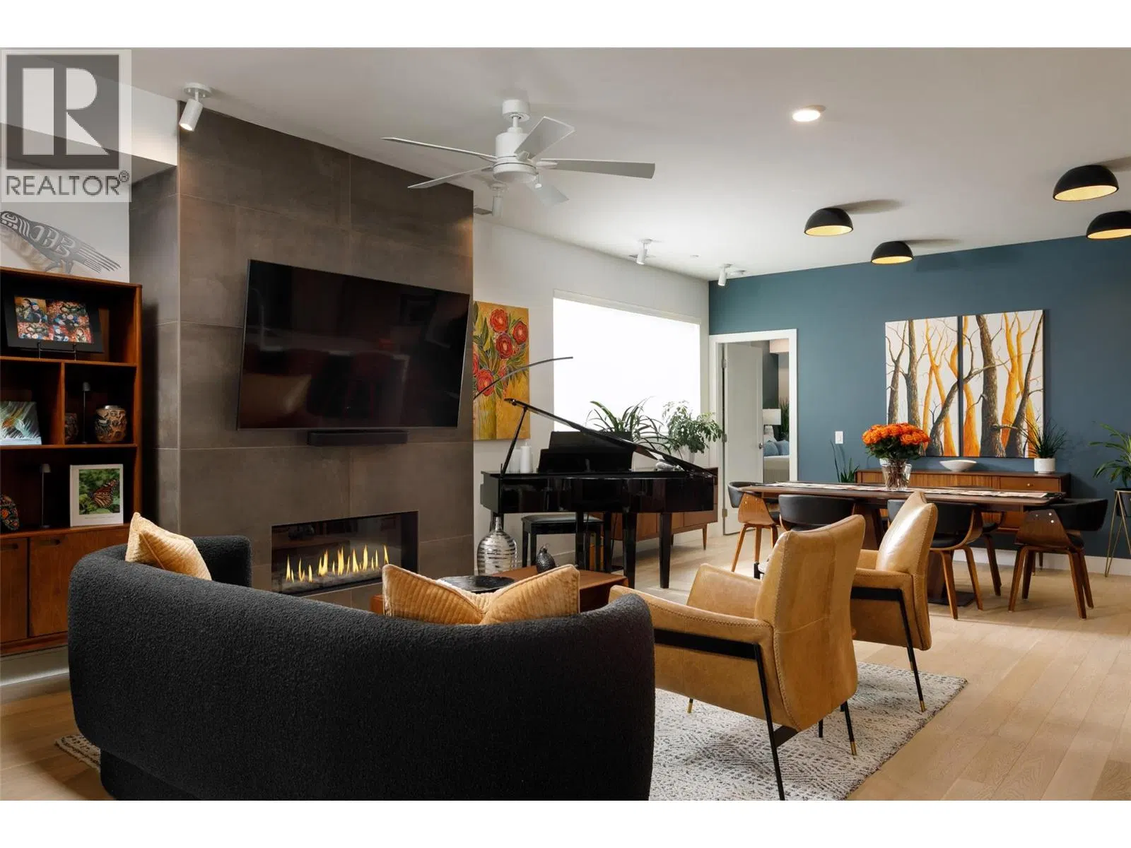 Photo 4 of 60 at #3305 – 3000 Ariva Drive