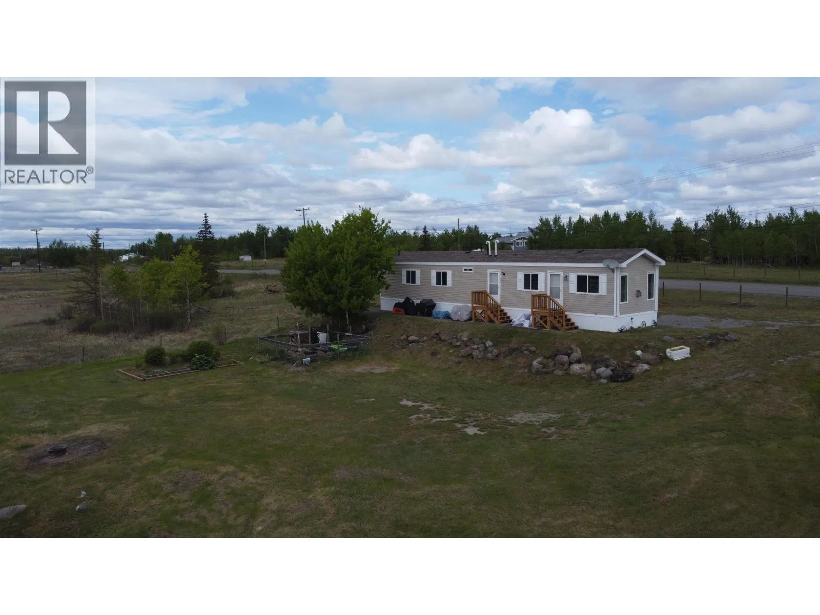 Photo 5 of 25 at 2510 NORTH BONAPARTE Road