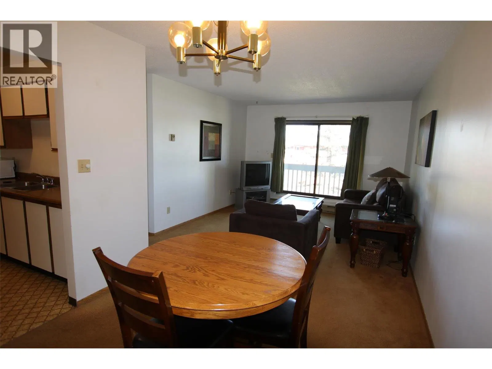 Photo 4 of 18 at #310 – 320 NORTHGATE Road