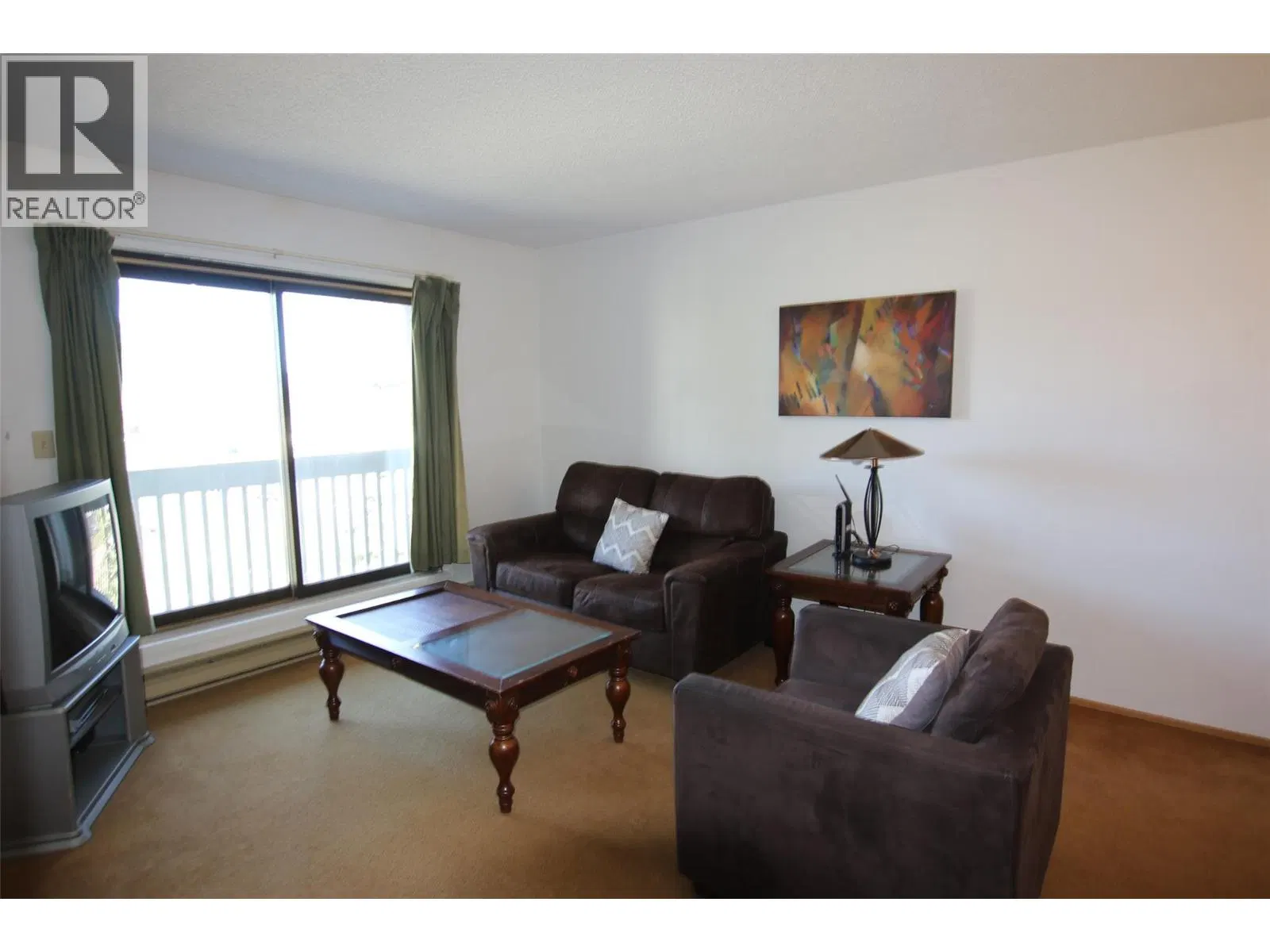 Photo 5 of 18 at #310 – 320 NORTHGATE Road