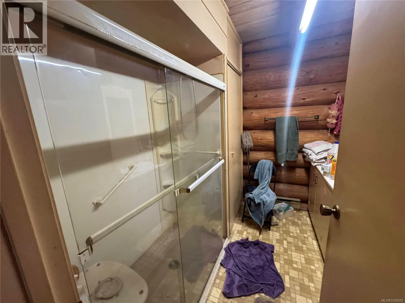Photo 5 of 15 at 3337 Egremont Road