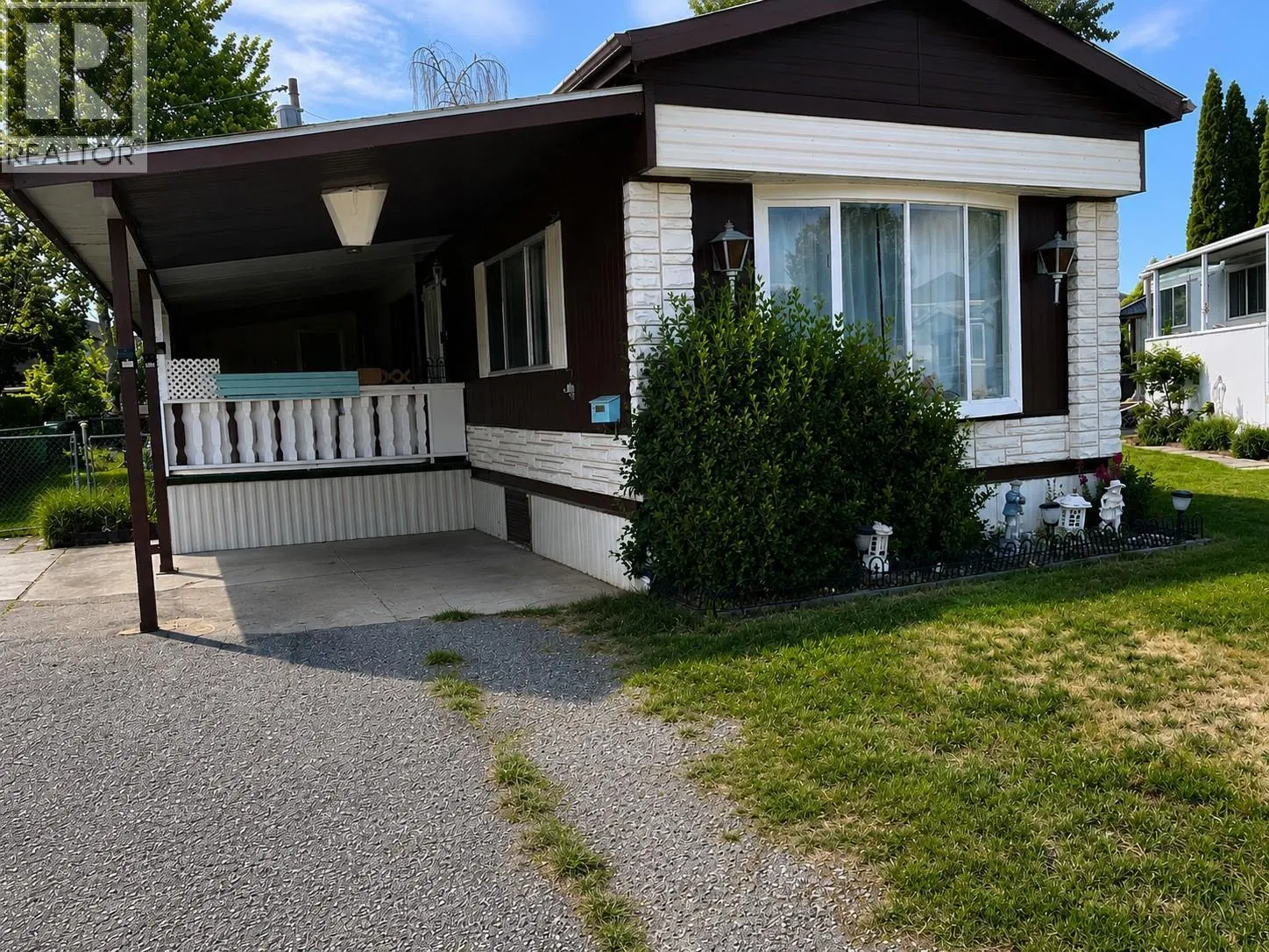 Photo 3 of 59 at #110 – 3745 Lakeshore Road
